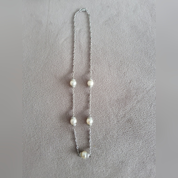 18kt. White Gold With Culured Pearl Station Necklace - Picture 4 of 4